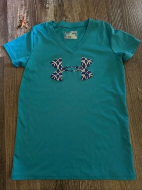Under Armour Teal V-Neck Performance Tee with Patterned Logo